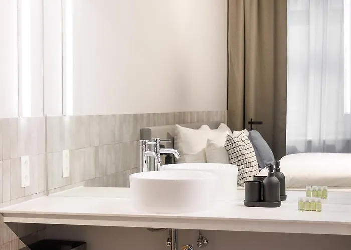 Boutique Design In Center, Walk To Karlsplatz, Opera Appartement *