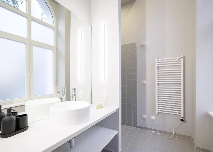 Boutique Design In Center, Walk To Karlsplatz, Opera Appartement