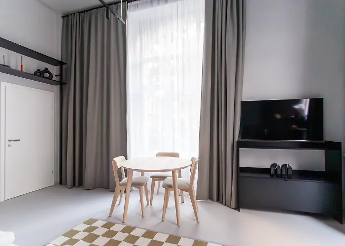 Boutique Design In Center, Walk To Karlsplatz, Opera *