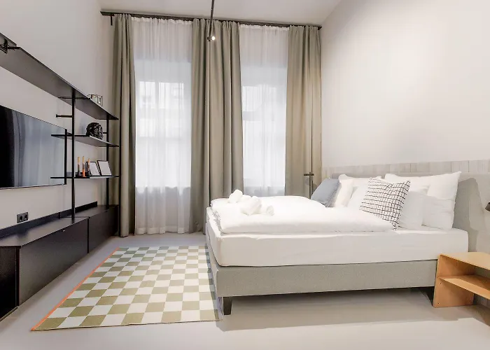 Boutique Design In Center, Walk To Karlsplatz, Opera Appartement