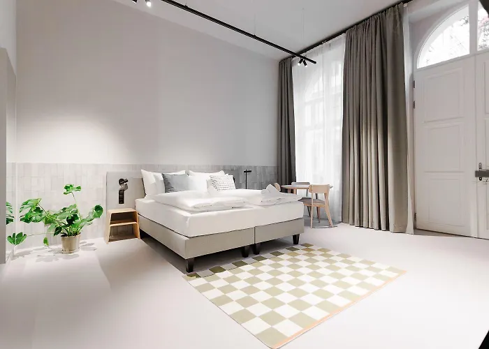Boutique Design In Center, Walk To Karlsplatz, Opera Appartement