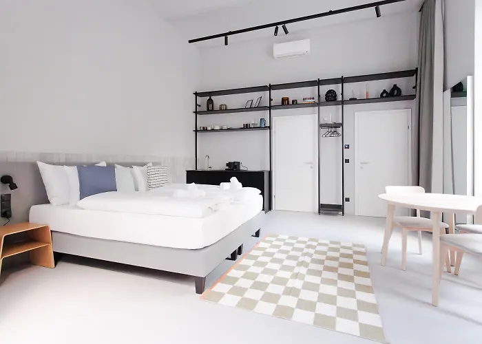 Boutique Design In Center, Walk To Karlsplatz, Opera Appartement